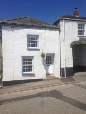 Cosy Traditional Cornish Cottage